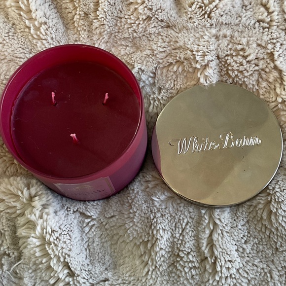 White Barn Frosted Cranberry 3 Wick Candle NWT - Picture 2 of 3